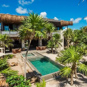 Beachfront In Tankah Bay Tulum